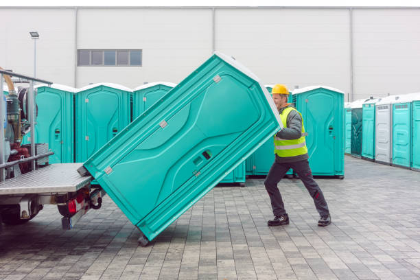 Porta potty delivery and setup in Holtville, AL